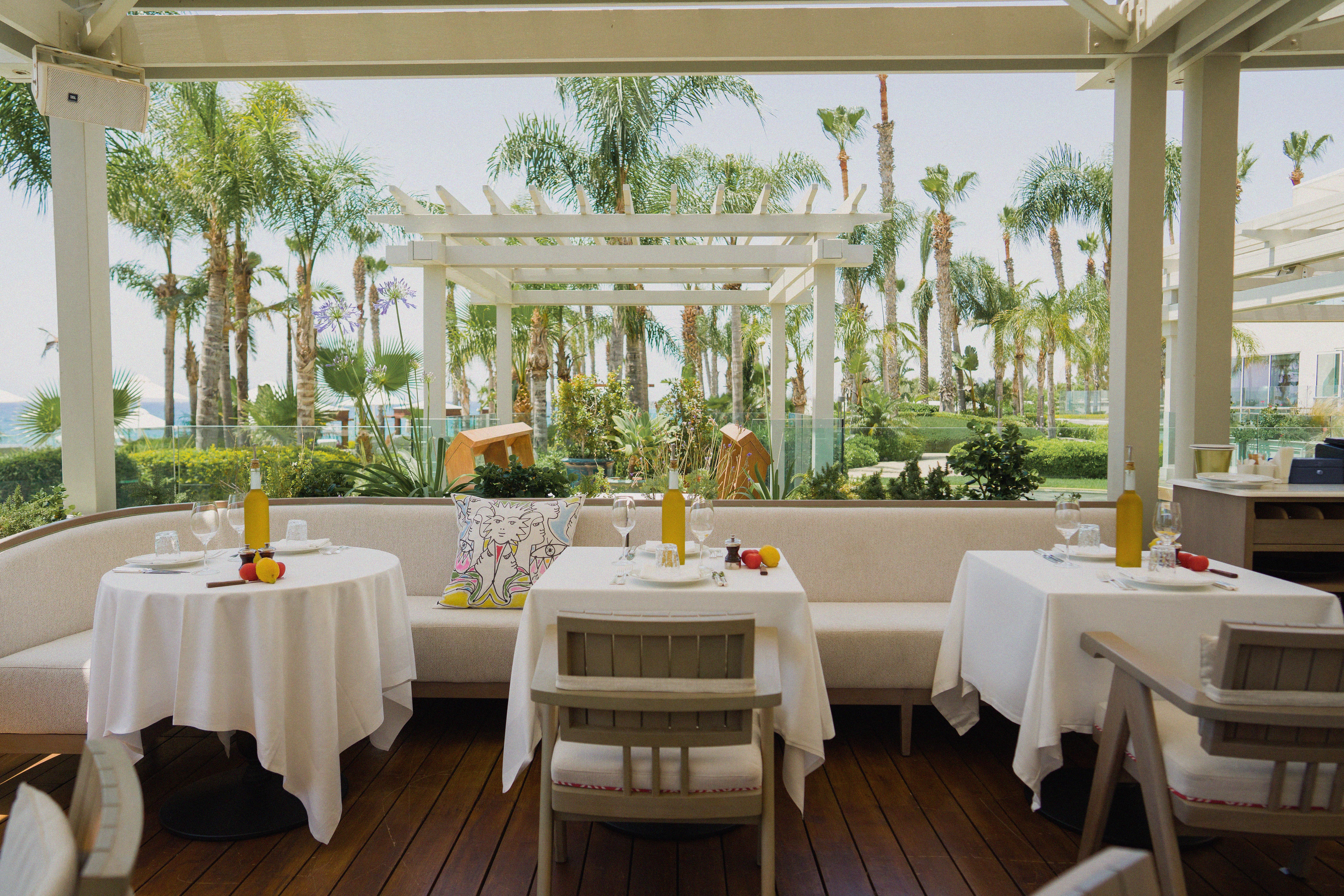 Book your wedding day in Parklane, a Luxury Collection Resort & Spa